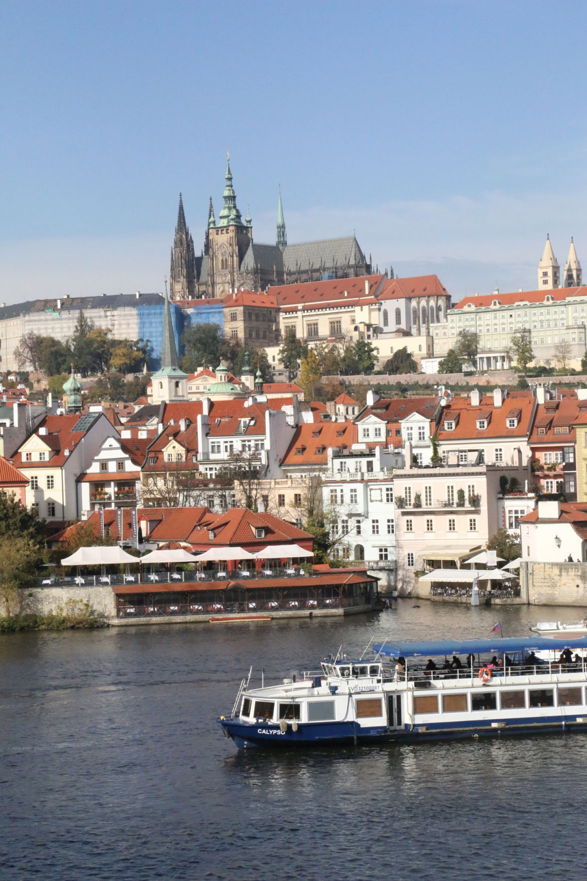 Vltava-River-and-Prague-Castle.jpg